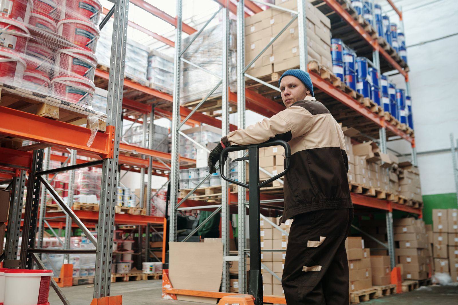 Real photo — retail / bulk packaging on shelf or pallet